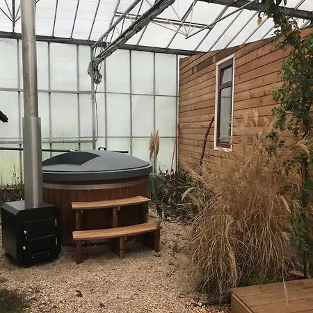 Unique Tiny House Close To Ams Airport With Hottub Chalé *